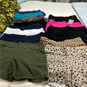 CLOSET CLEAN OUT! 13 Pairs of Shorts! size 14